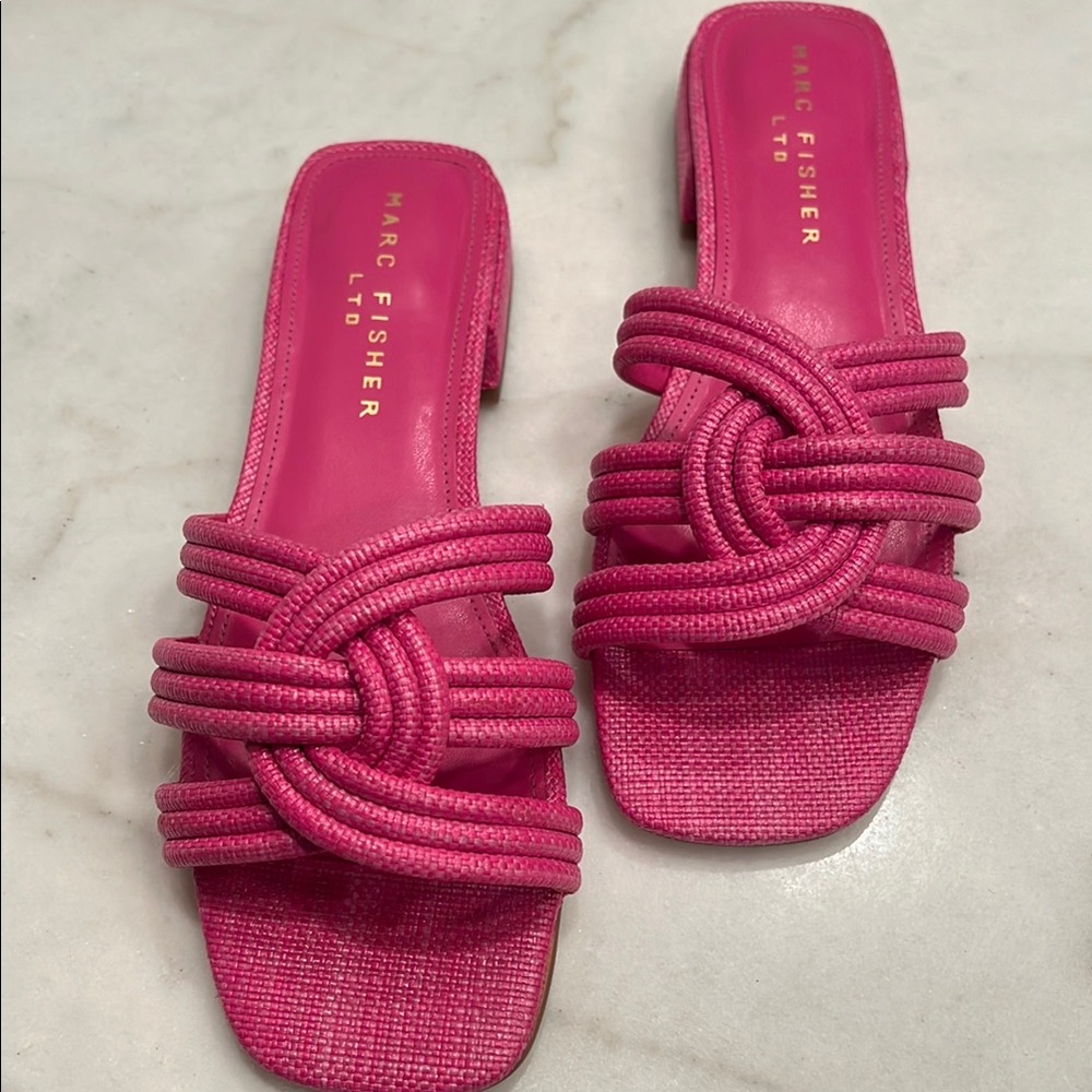 Marc Fisher Fuchsia Knotted Slide Sandals - new with tag- never worn